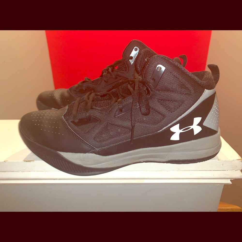 Underarmour sneaks